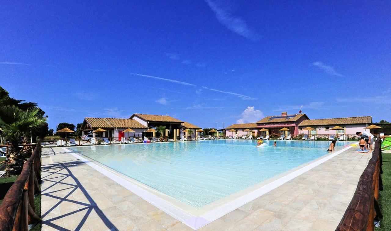Fattoria Palazzeta - Pet & Family Friendly Aparthotel Cecina  Exterior photo