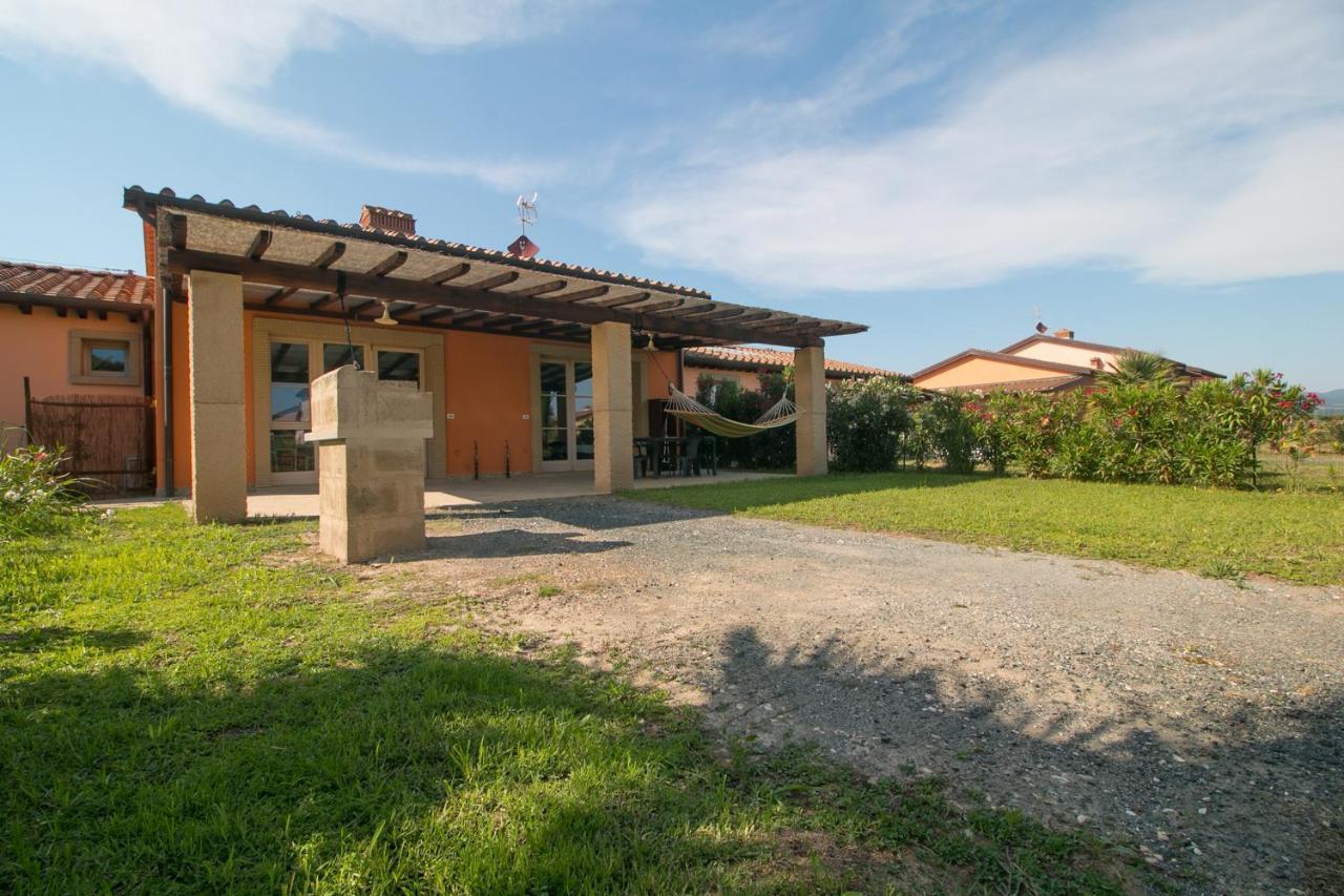 Fattoria Palazzeta - Pet & Family Friendly Aparthotel Cecina  Exterior photo